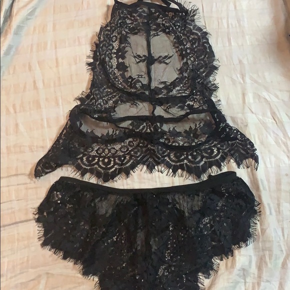 NWT Lace halter crop & boy short set - Picture 6 of 6